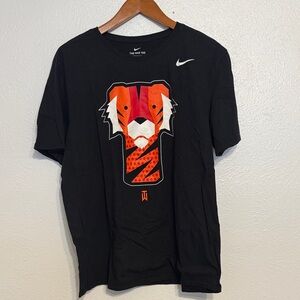 Nike Men's Black and Orange Tiger Tee